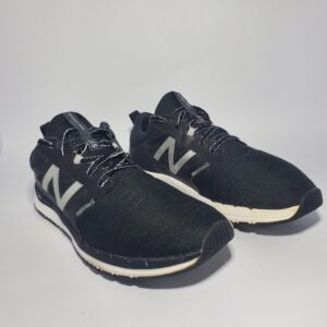 Women New Balance Sneakers  Condition : Very Good Size : US 7.5