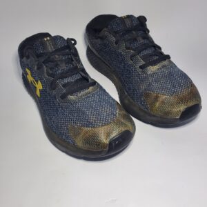 Under Armour Charged Rogue Condition : Average Size US : 8.5 26.5 cm