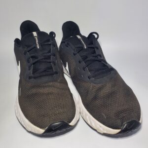 Women Nike Revolution Condition : Very Good Size : US 11