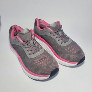 Women Avia Sneaker Condition : Very Good Size : US 7
