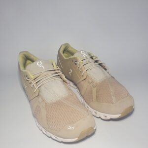 Women On CLoud Running Condition : Good Size : US 7