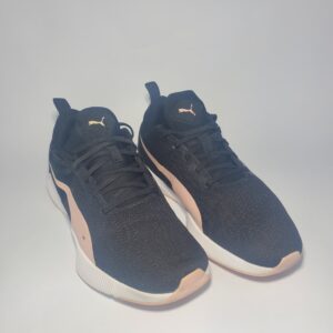 Women Puma Flyer Runner Condition : Very Good Size : US 7.5