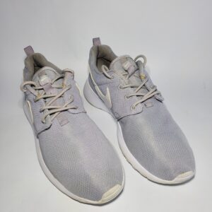 Nike Roshe Run Condition : Excellent Size : US 6.5