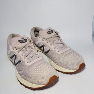 Women New Balance Fresh Foam Condition : Excellent Size : US 9